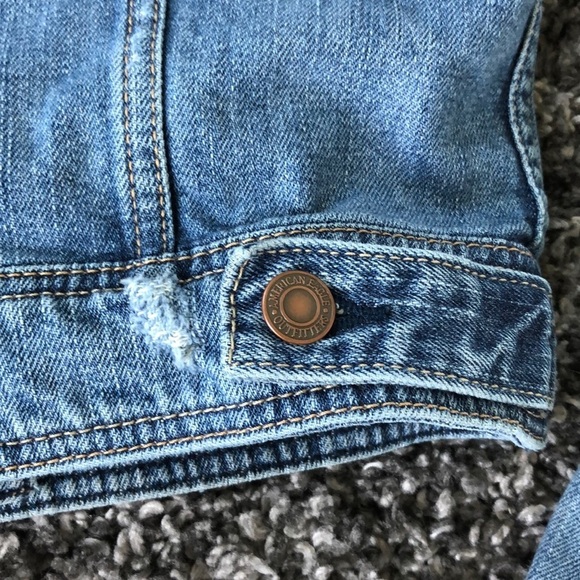 American Eagle XS distressed Jean jacket. EUC! - Picture 6 of 6